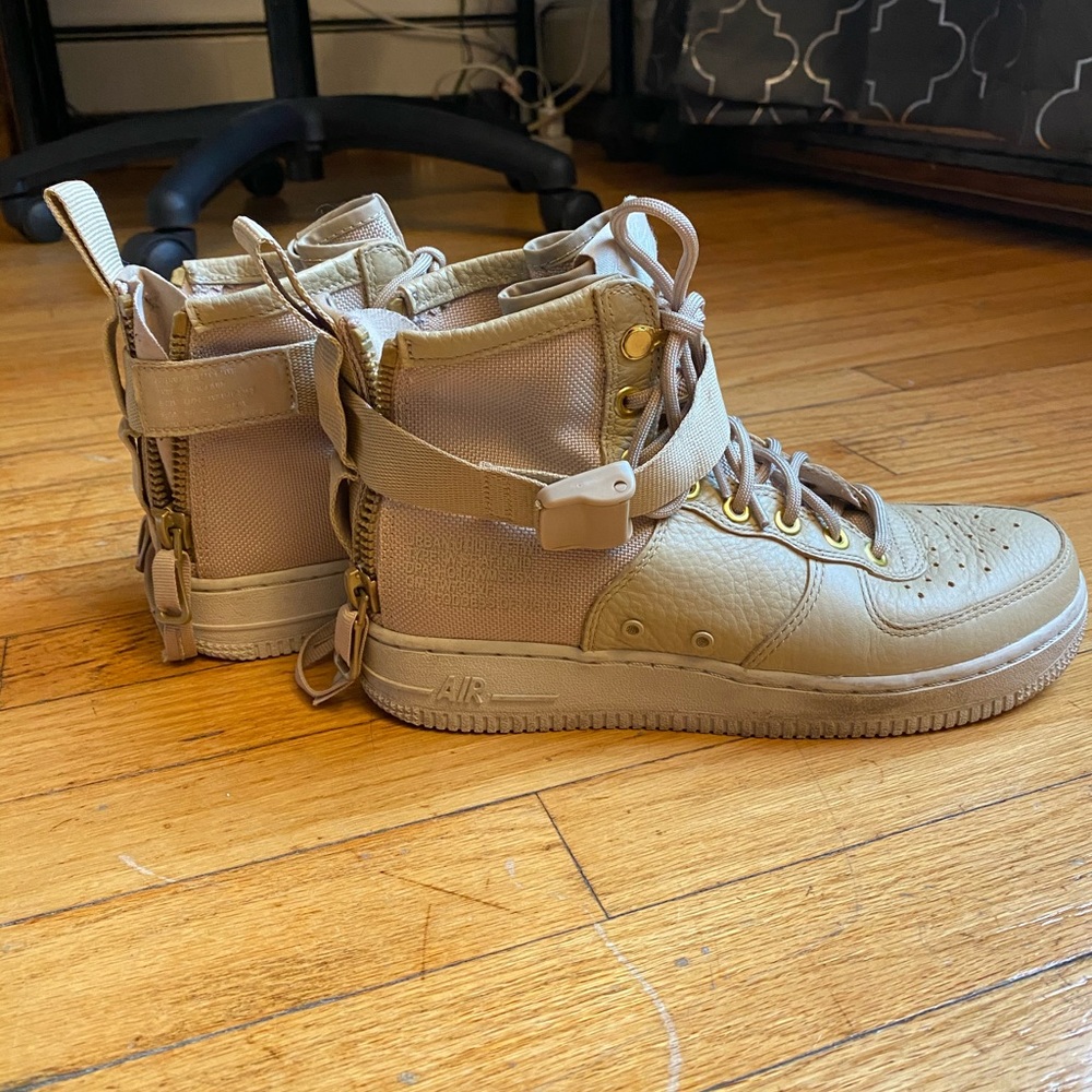 Nike Special Field Air Force 1 Mid